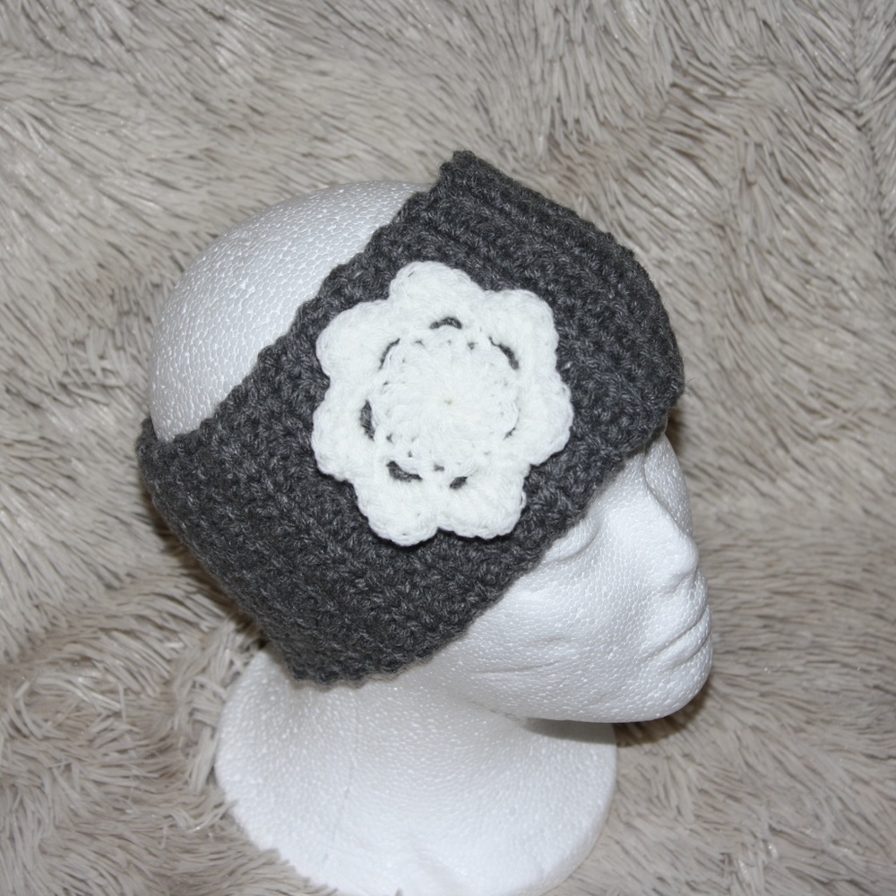 Beautiful NWOT Winter Crocheted Earwarmers